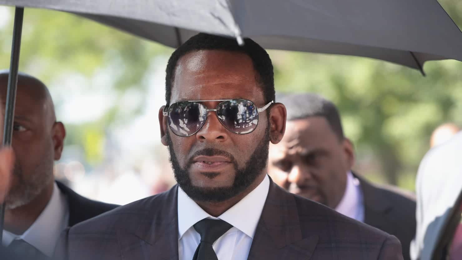 Accuser Tearfully Testifies She Couldn’t Wander Simply after R. Kelly ‘Purposely’ Gave Her Herpes
